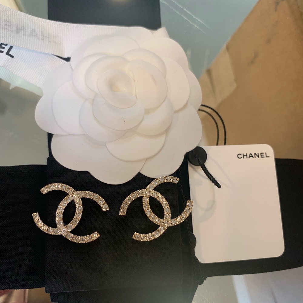 Brand New 2020 Large Chanel Crystal CC Earrings❤️
